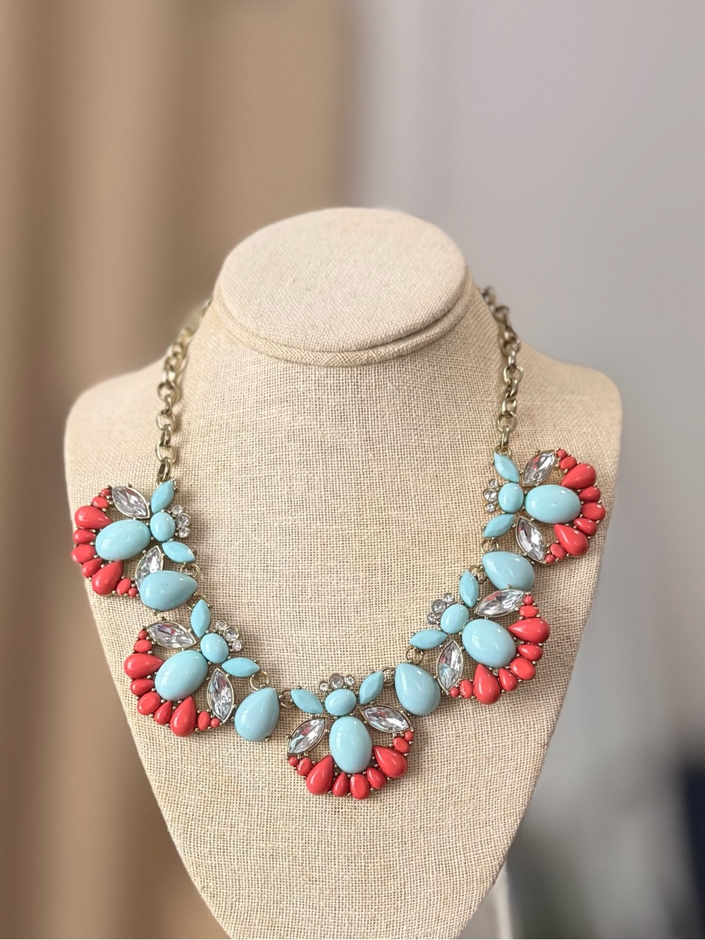 ✔Banana Republic Coral & Turquoise Crystal Statement Necklace